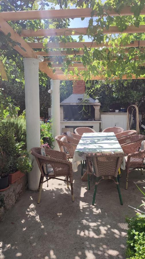 Apartmani Vinko Bol Exterior foto