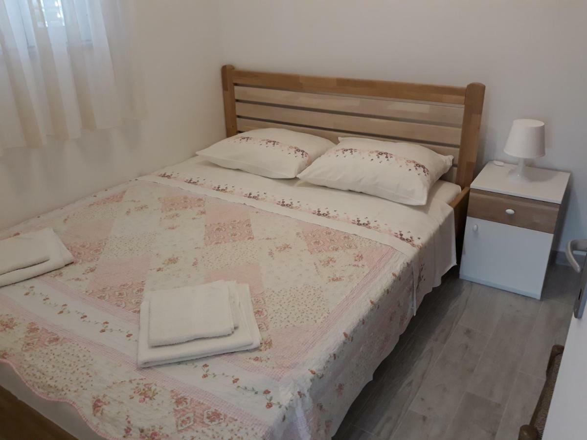 Apartmani Vinko Bol Exterior foto