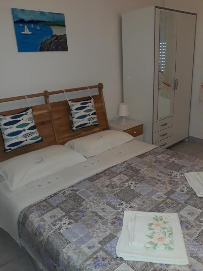 Apartmani Vinko Bol Exterior foto